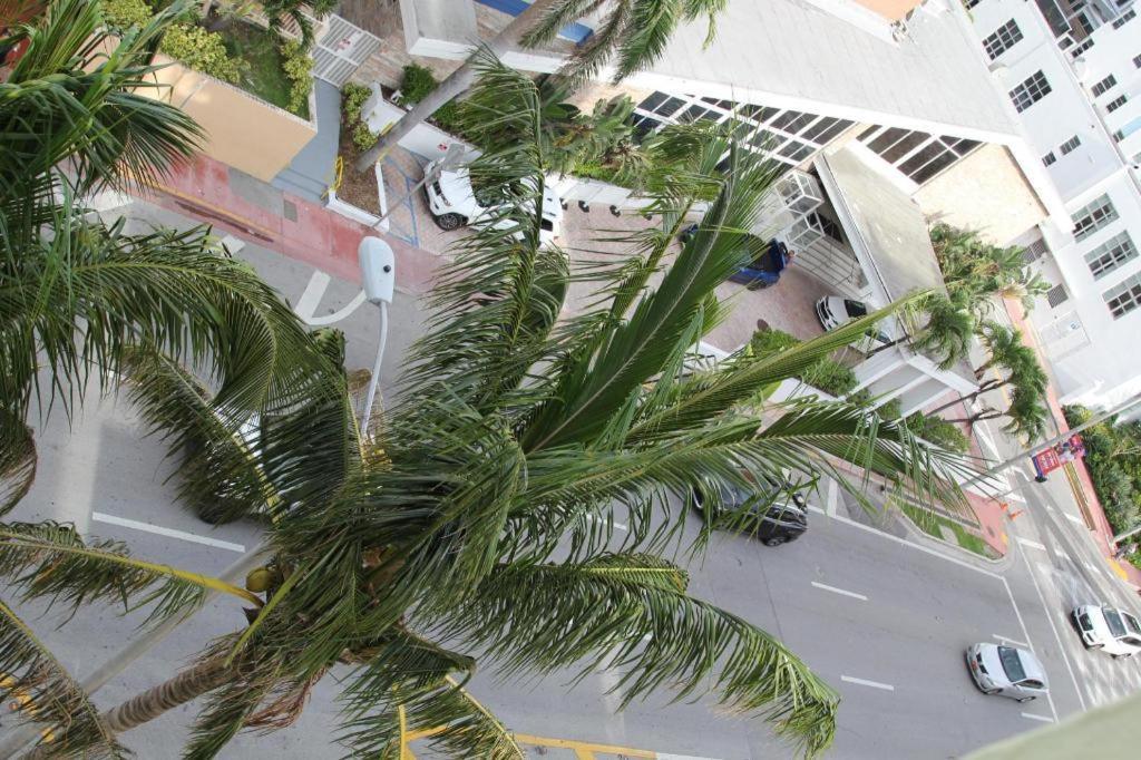 Ocean Spray Hotel Miami Beach Bagian luar foto