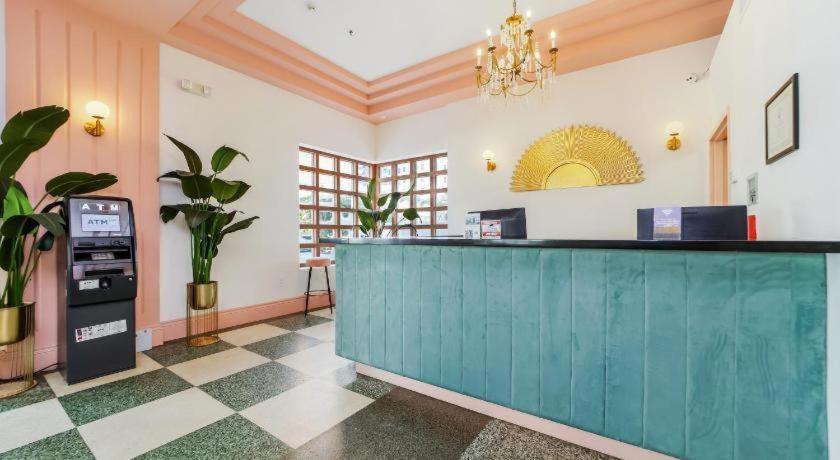 Ocean Spray Hotel Miami Beach Bagian luar foto