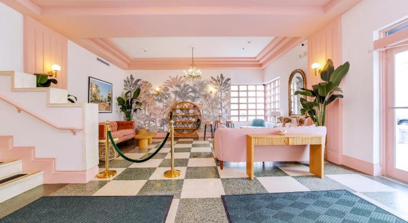 Ocean Spray Hotel Miami Beach Bagian luar foto