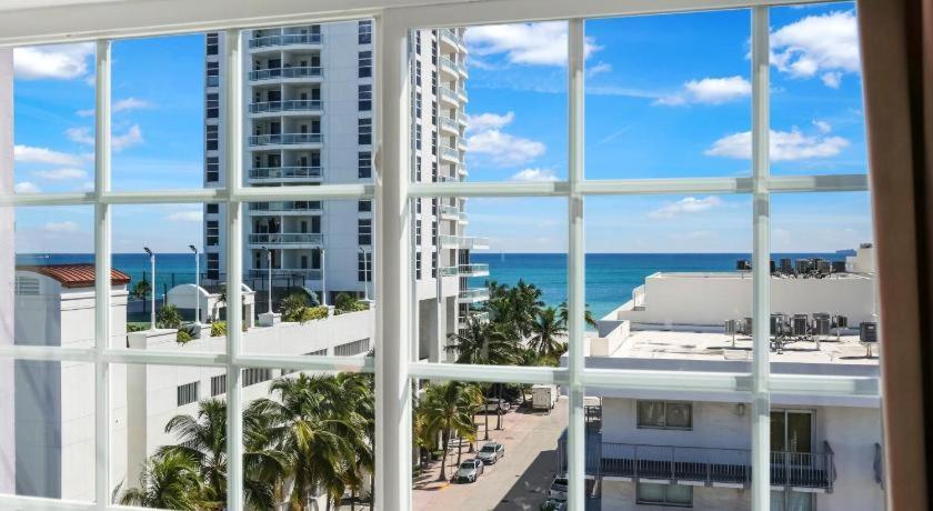 Ocean Spray Hotel Miami Beach Bagian luar foto
